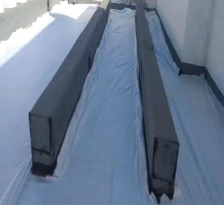 Venan — protection: protection and geotextile layer installation