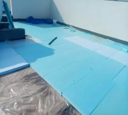 Venan — thermal insulation: thermal insulation boards being laid